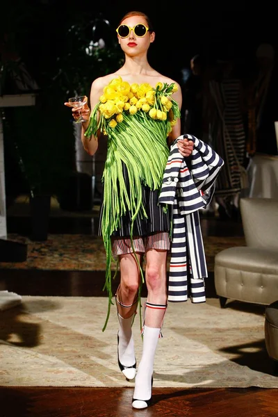 Look 15